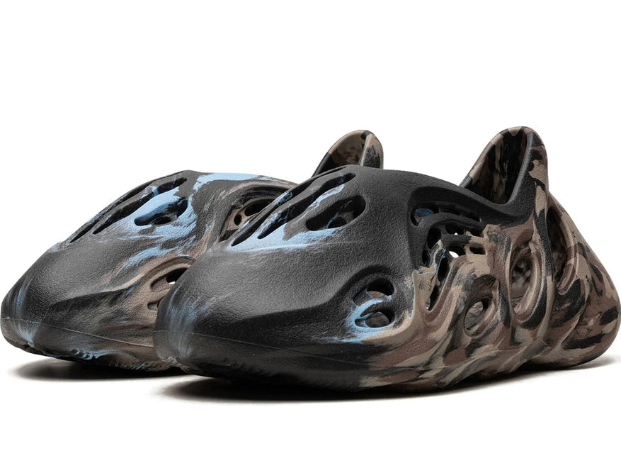 De Yeezy Foam Runner MX Cinder: Een Revolutie in Sneakerdesign