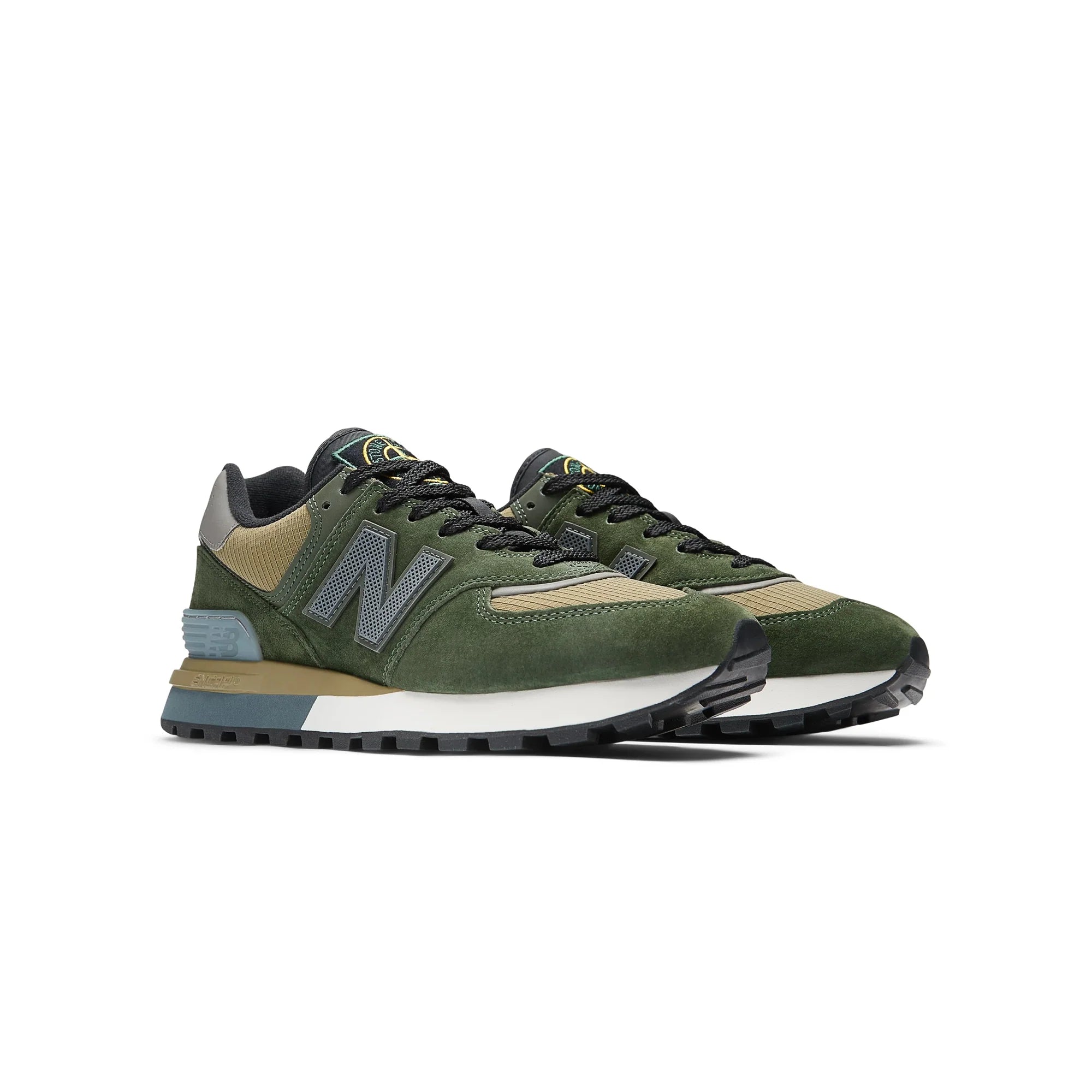 De Iconische New Balance 574 x Stone Island: Een Samenwerking Die Stijl en Functionaliteit Combineert